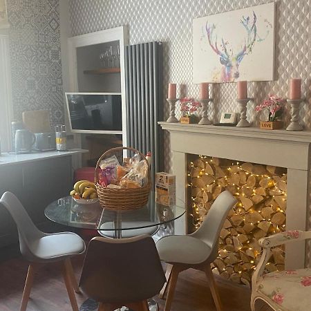 Georgian City Apartment At Thomas Street Double Bedroom And Two Single Trundle Beds Μπαθ Εξωτερικό φωτογραφία